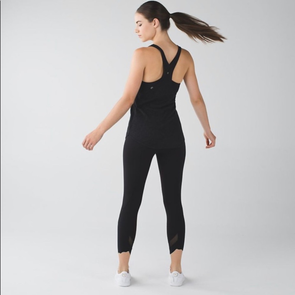 Cropped lululemon wunder under crop sz 10